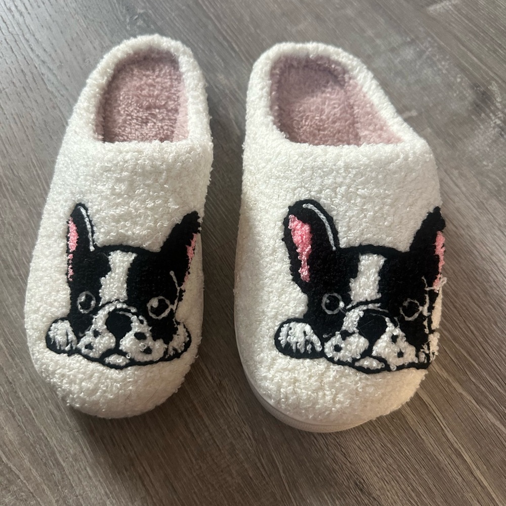 Cozy Sherpa Frenchie Slippers NWOT